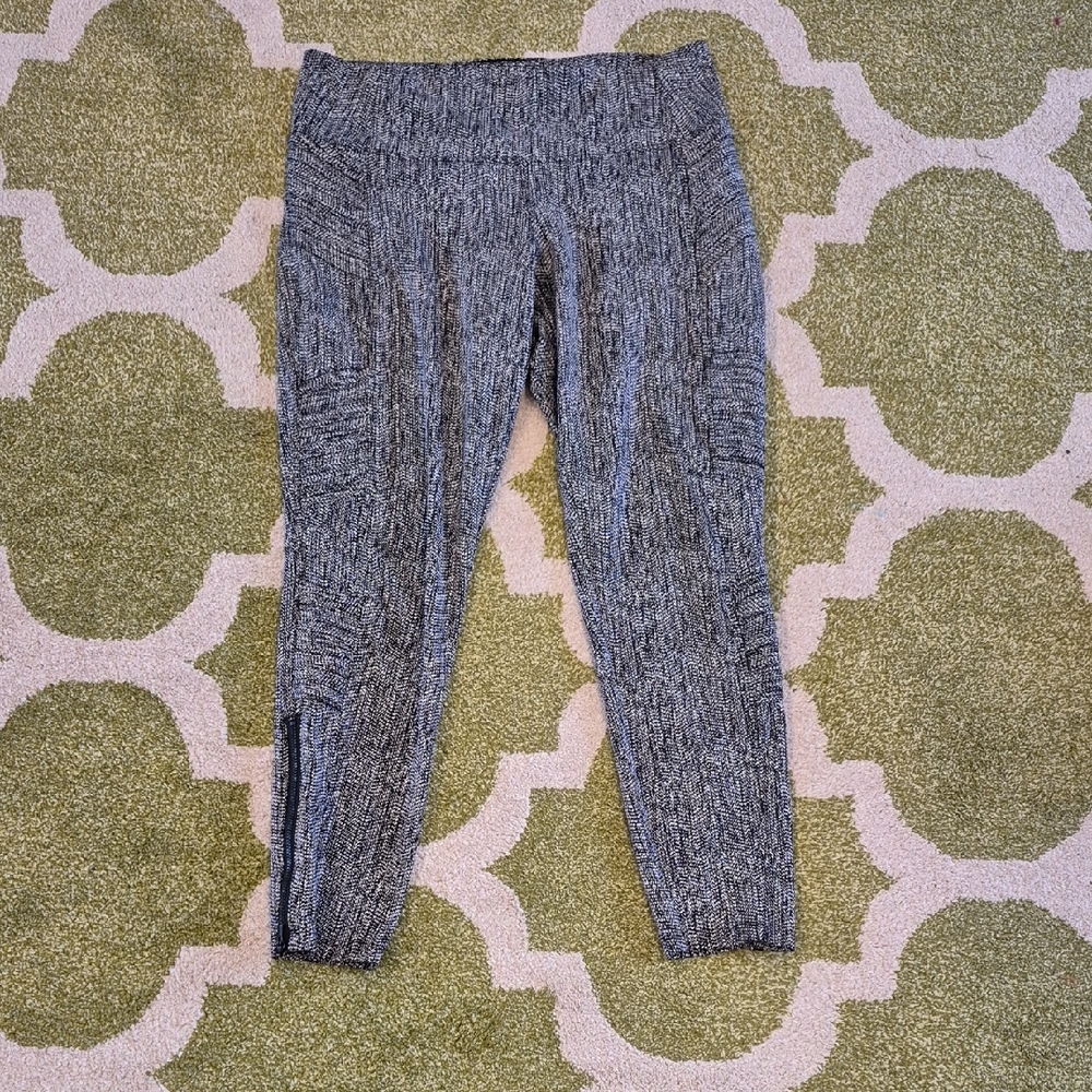 Athleta Delancy Textured Moto Tight L